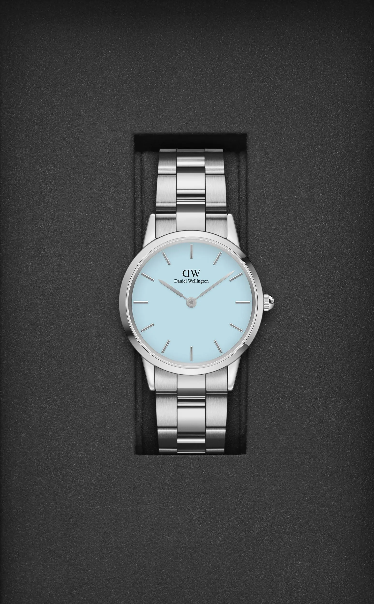 Daniel Wellington Iconic Link 32 mm Blue Dial Women Analogue Watch - DW00100541