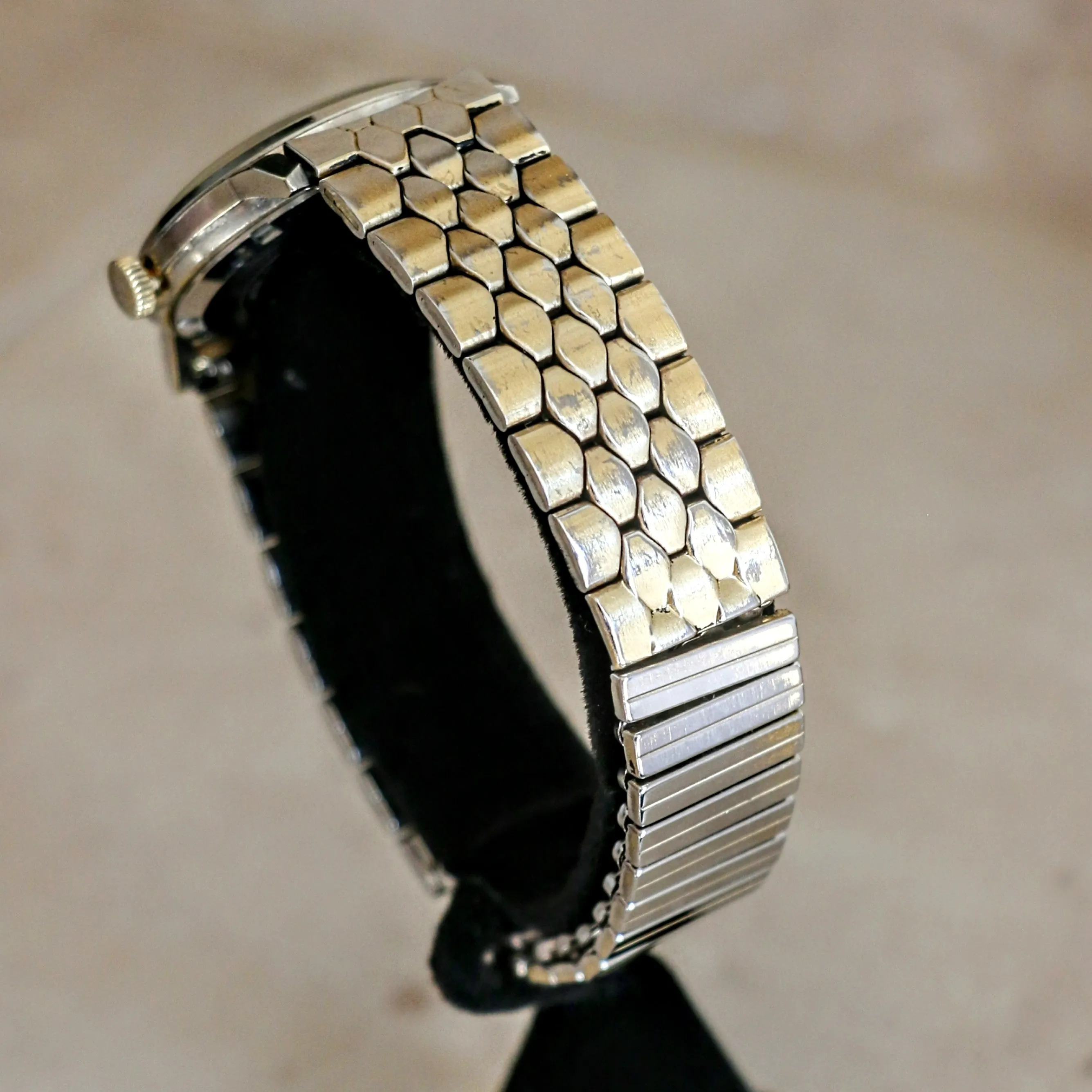 INTERNATIONAL GENEVA Wristwatch 21 Jewels Cal. Lorsa P72 1960s Watch