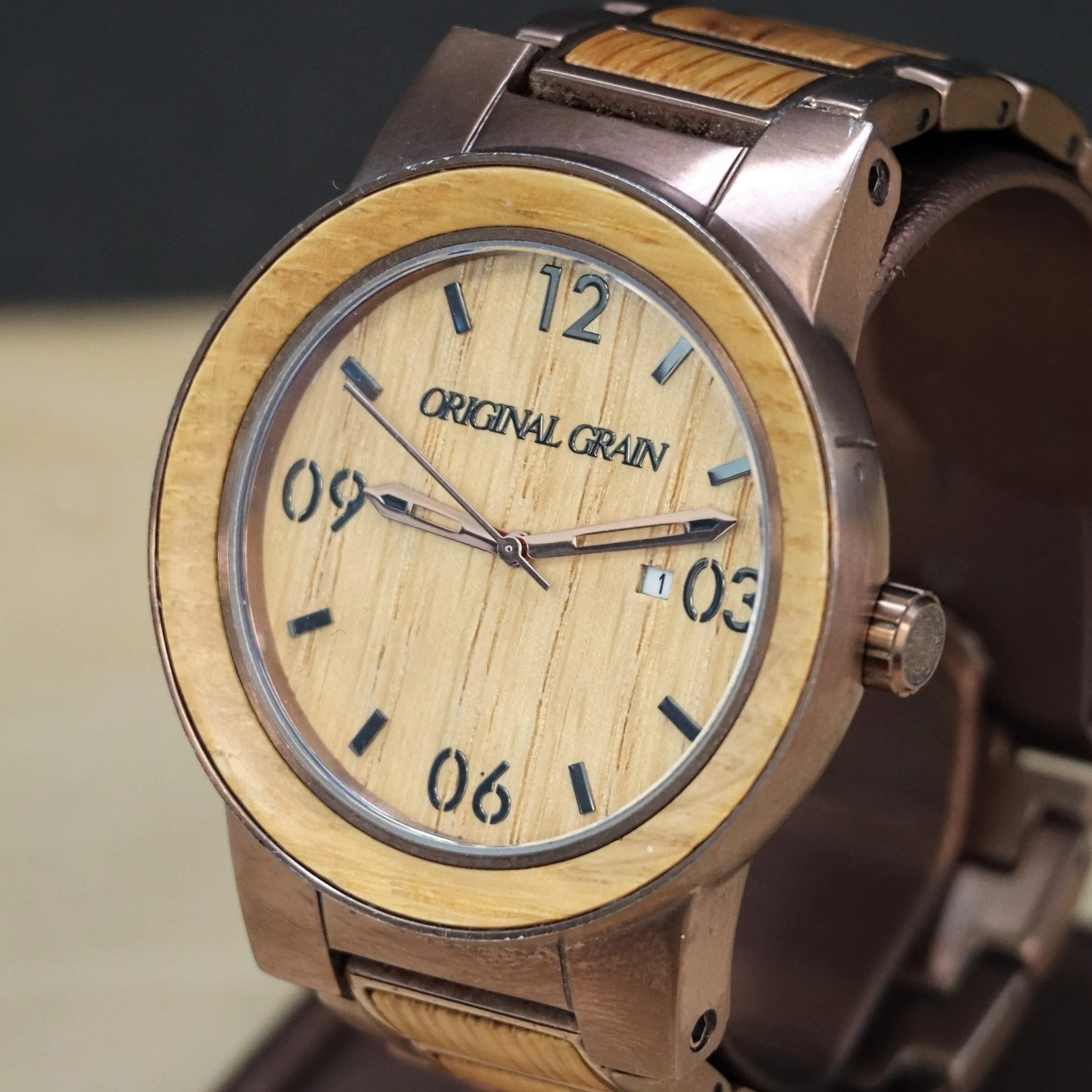 ORIGINAL GRAIN Wood Watch "The Barrel" Date Indicator 46mm Wristwatch S.S.