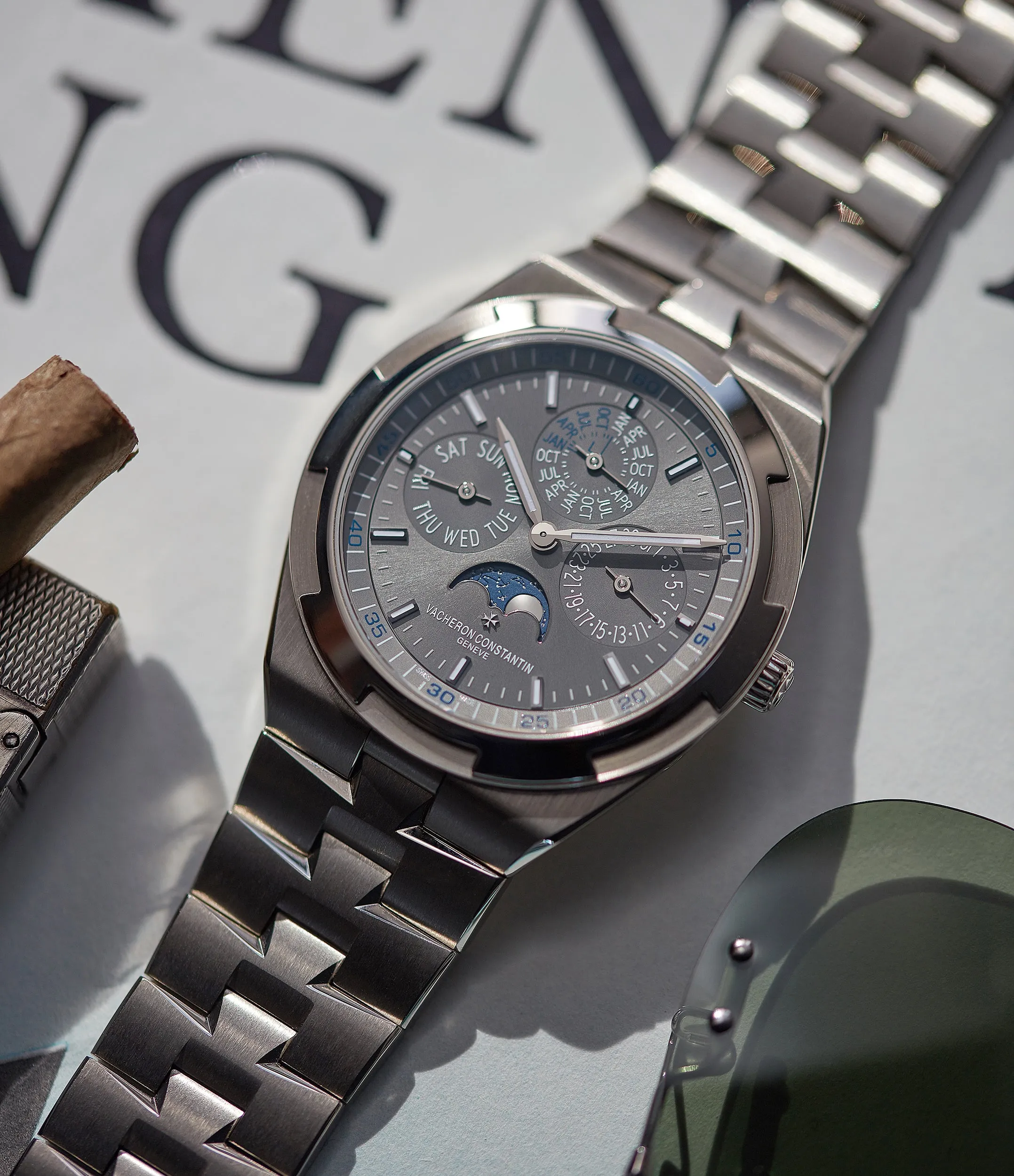 Overseas Perpetual Calendar | Ultra Thin | White Gold
