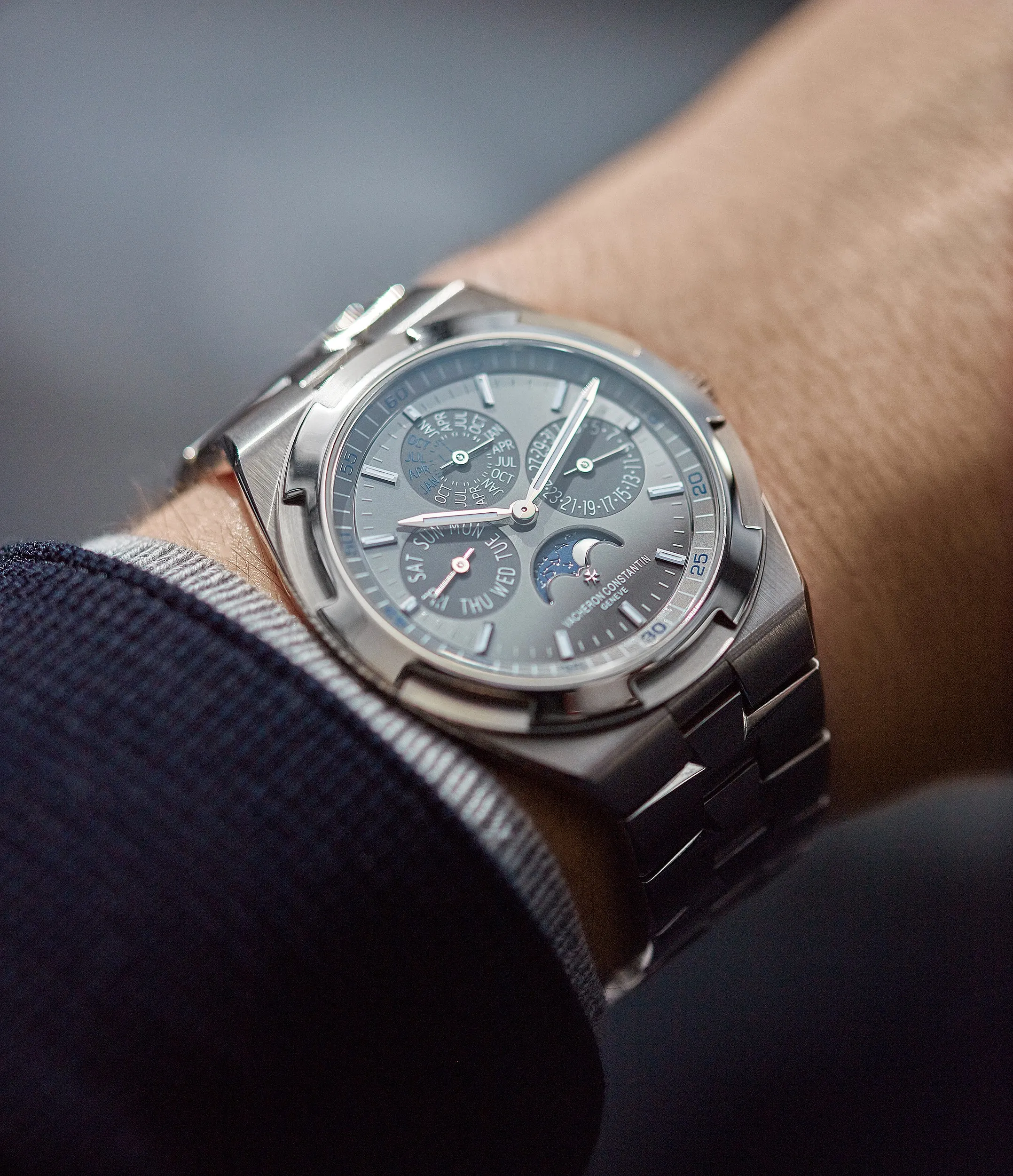 Overseas Perpetual Calendar | Ultra Thin | White Gold