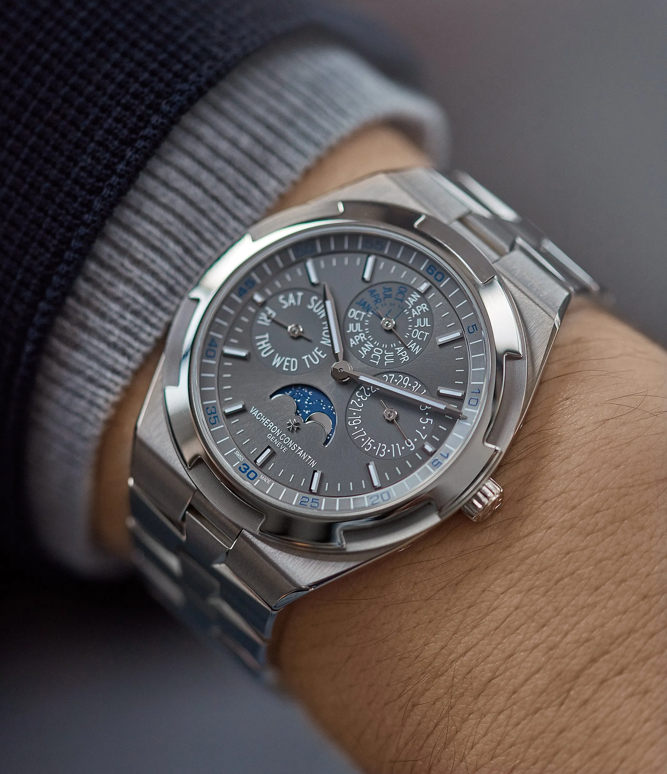 Overseas Perpetual Calendar | Ultra Thin | White Gold