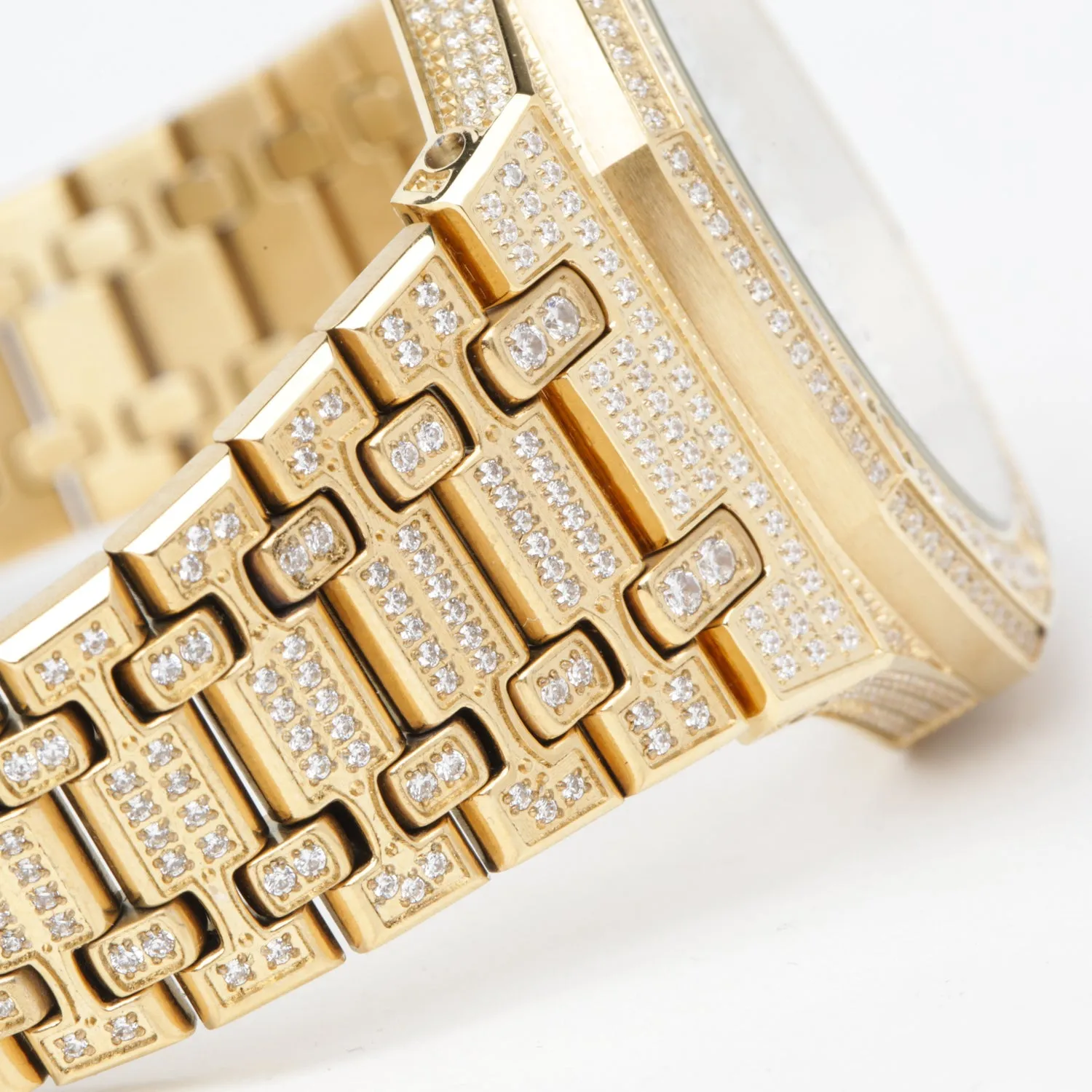 Saint Morta Premierre Watch Iced Gold
