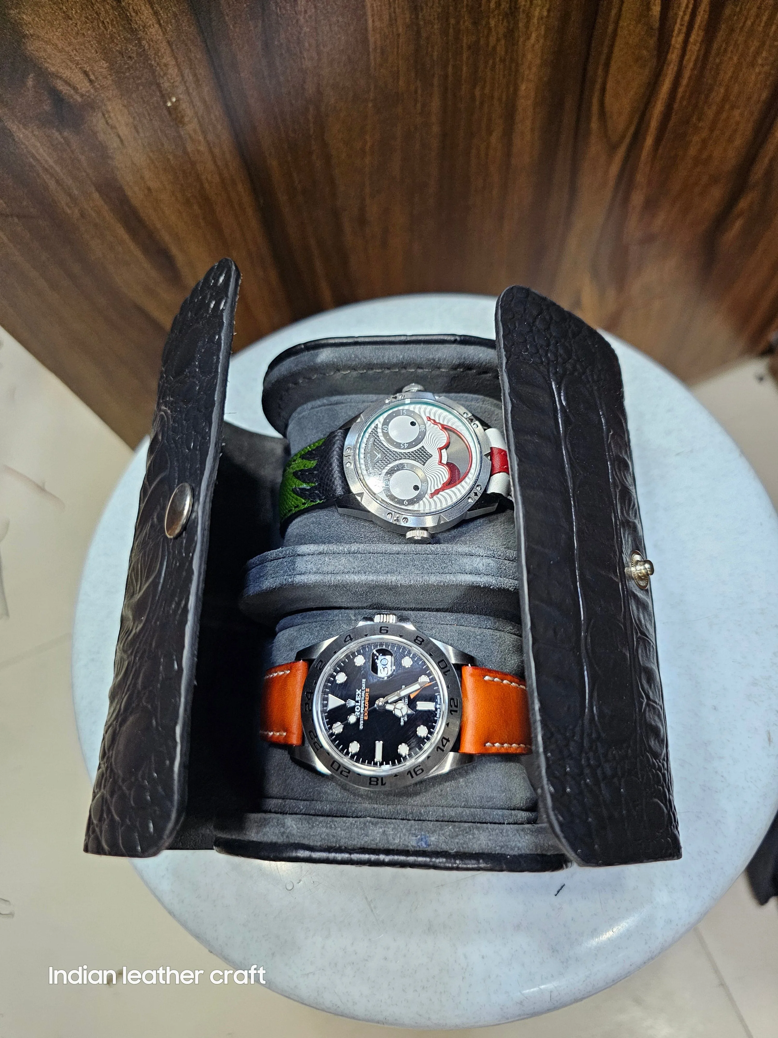 Travel watch case