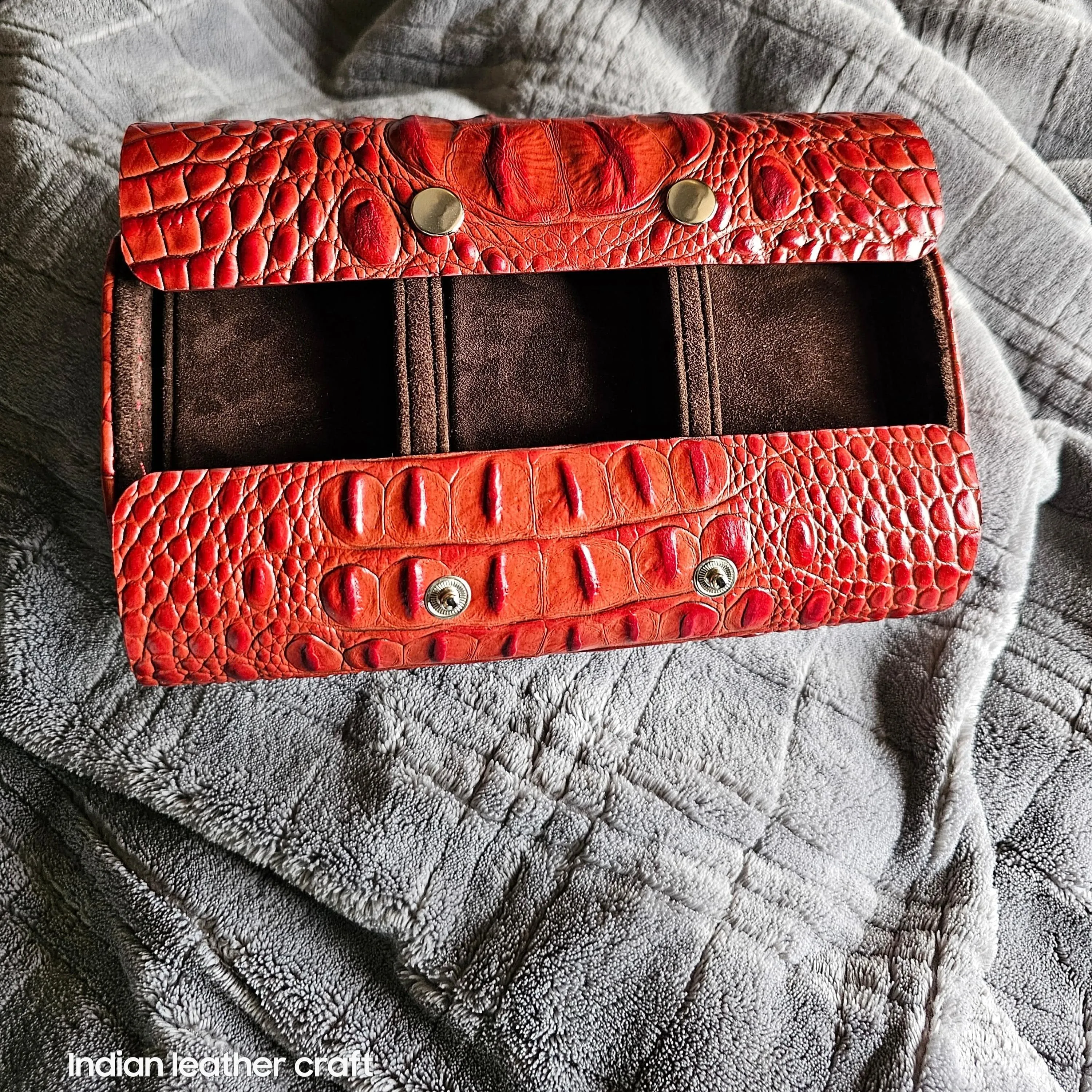 Travel watch case
