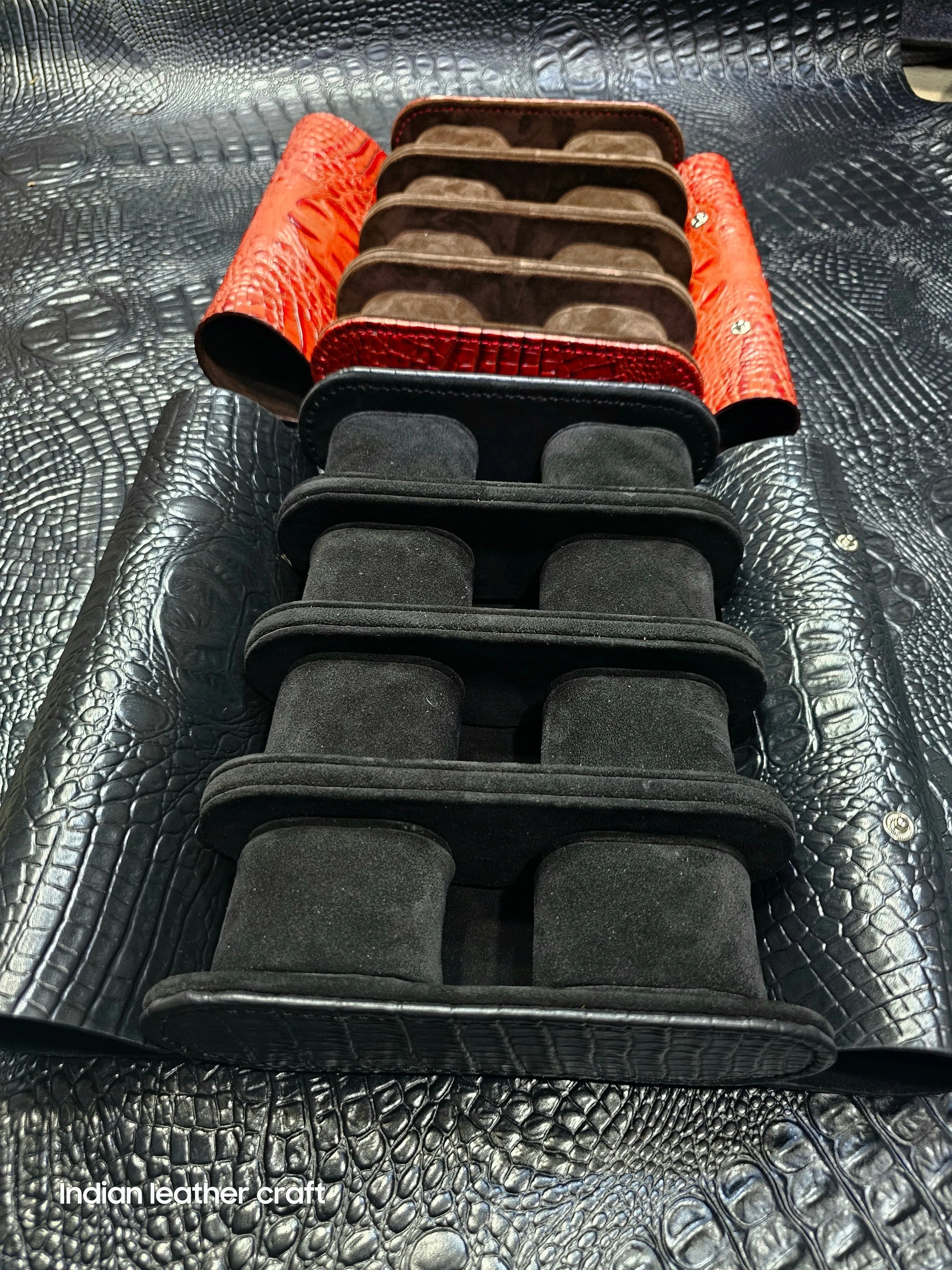 Travel watch case