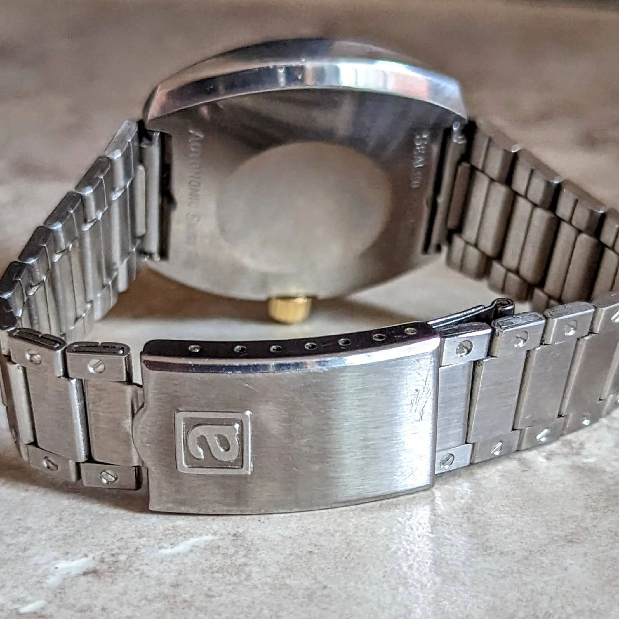 WALTHAM VACUUM Automatic Wristwatch Day/Date 1970s Vintage Watch