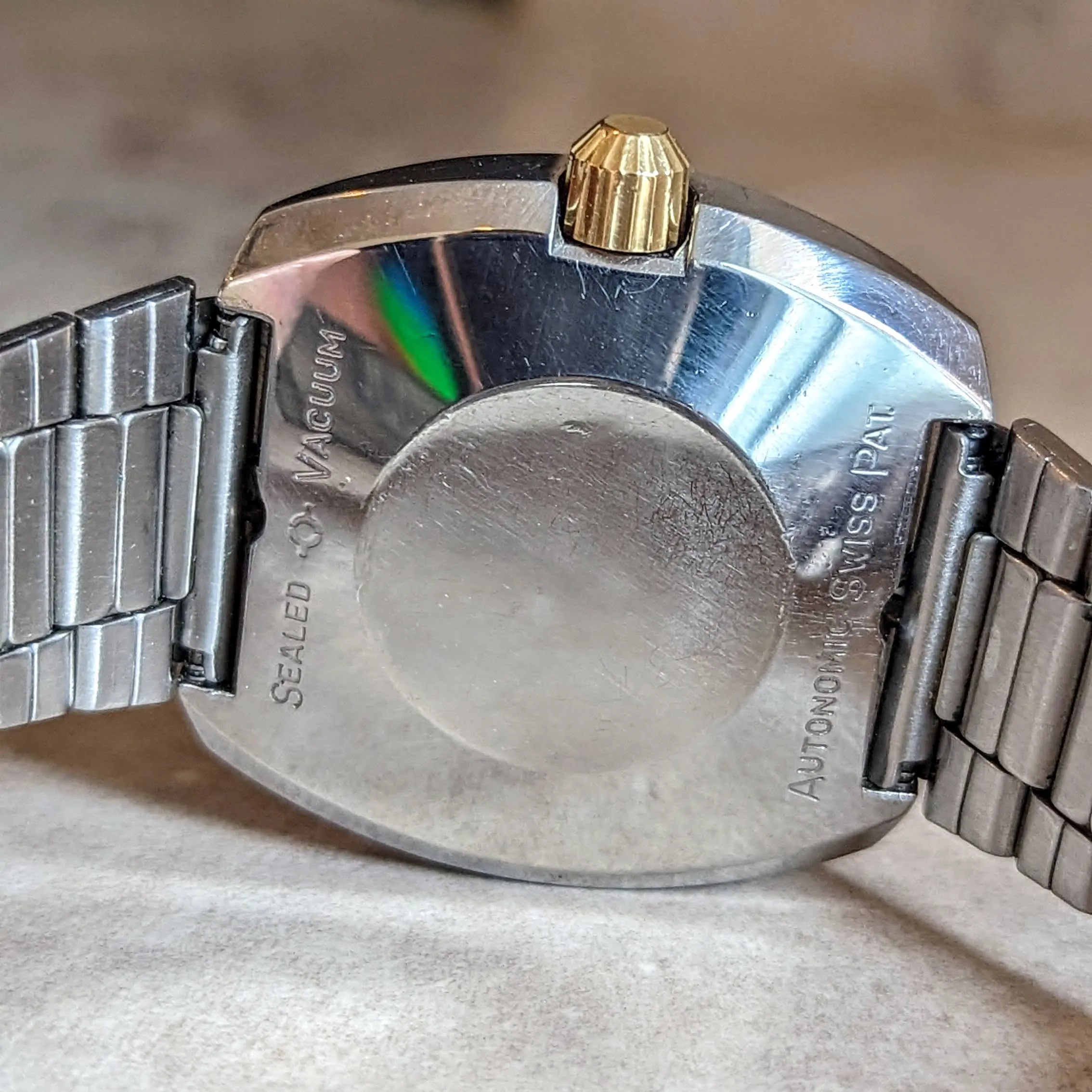 WALTHAM VACUUM Automatic Wristwatch Day/Date 1970s Vintage Watch
